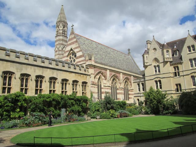 Academic Traditions and Notable Alumni: Exploring Balliol College